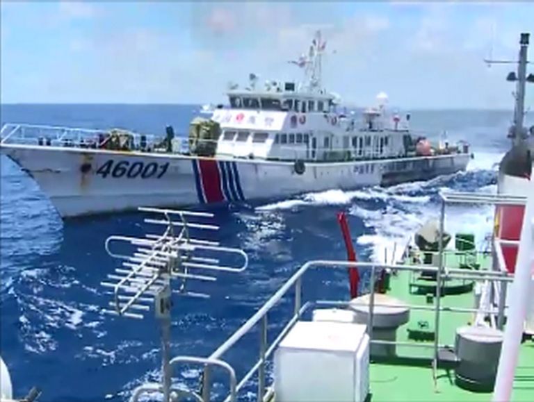 Bản quyền hình ảnh STR Image caption Tàu Cảnh sát biển Việt Nam trong một lần đối đầu với tàu Cảnh sát biển Trung Quốc năm 2014