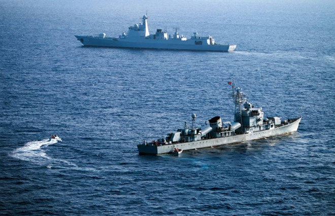 Chiến hạm Trung Quốc trong một lần tập trận ở Biển Đông AFP